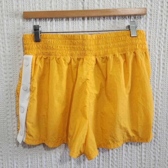 PINK Victoria's Secret Yellow Snap button Athletic Shorts Size Medium - Picture 2 of 12